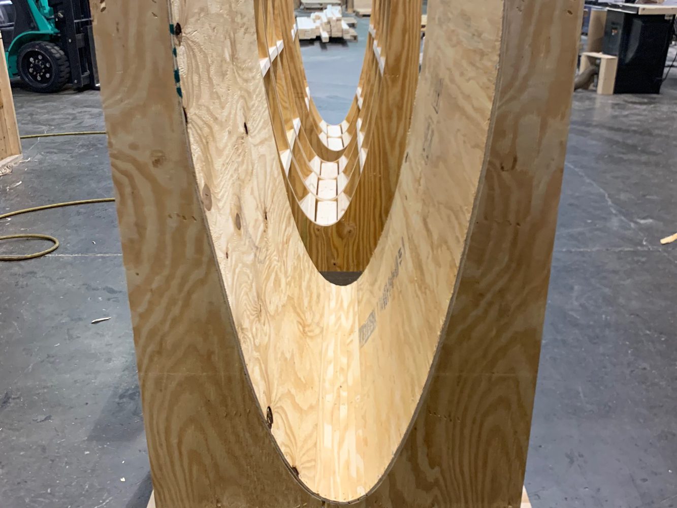 contact us 4 custom crating manufacturers | image of cut in wood grain
